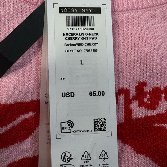 NWT Noisy May Cherry Urban Outfitters Sweater Size Large MSRP $65 - Picture 5 of 5